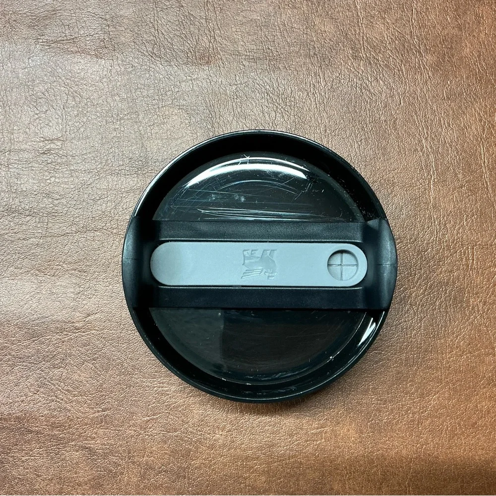 Stanley The Flowstate Matte Black Quencher H2.0 Tumbler 64 OZ. - Picture 9 of 13